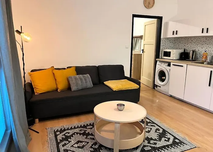 Cute In The Old Town *